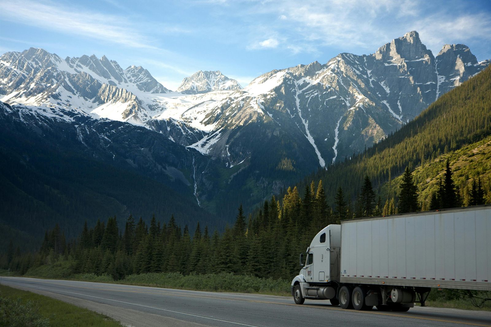 Semi truck on a mountain highway — ELD solutions